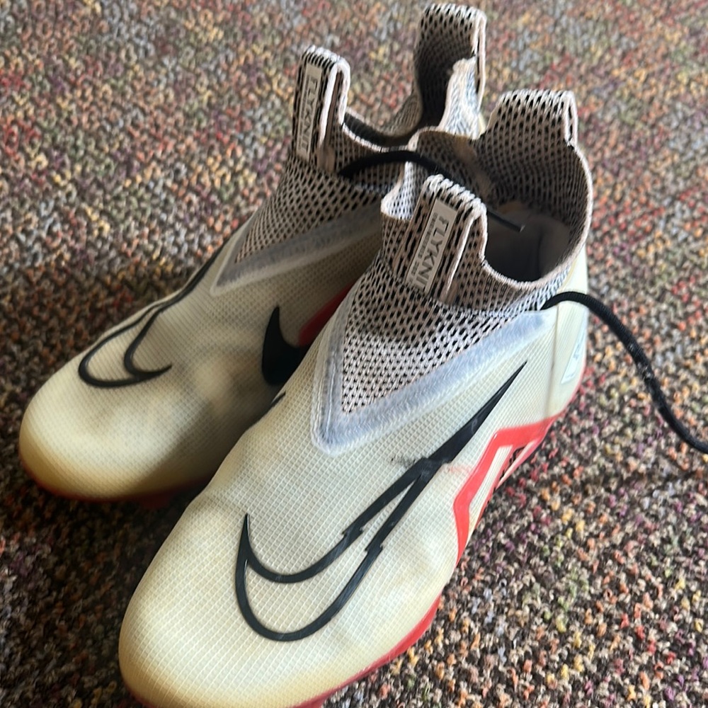 Nike Alpha Menace Elite 3 Football Cleats